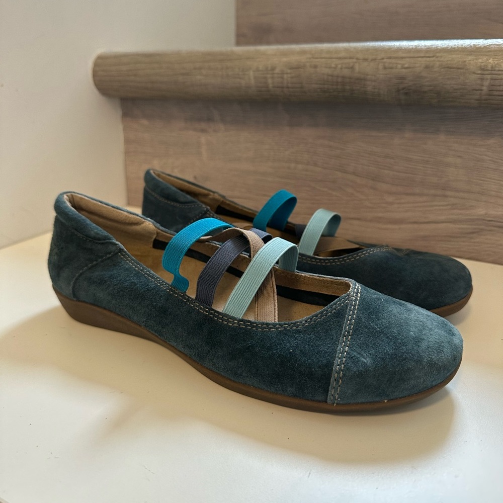 Taos Footwear Teal Suede Flats with Blue and Light Blue Straps